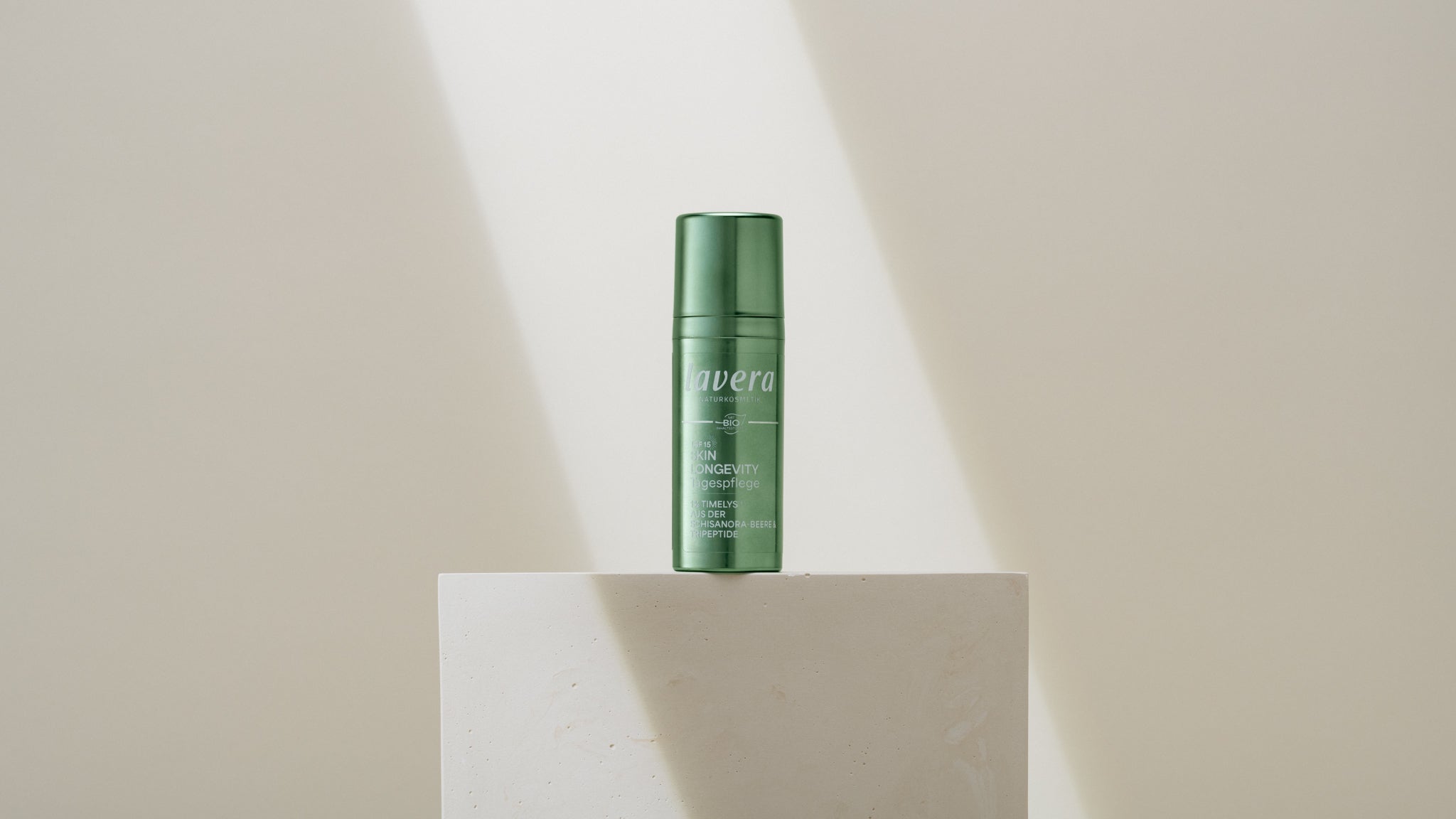 Skin Longevity soin de jour sur socle