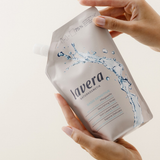 lavera Recharge souple de savon liquide soin basis sensitive lors de l'application