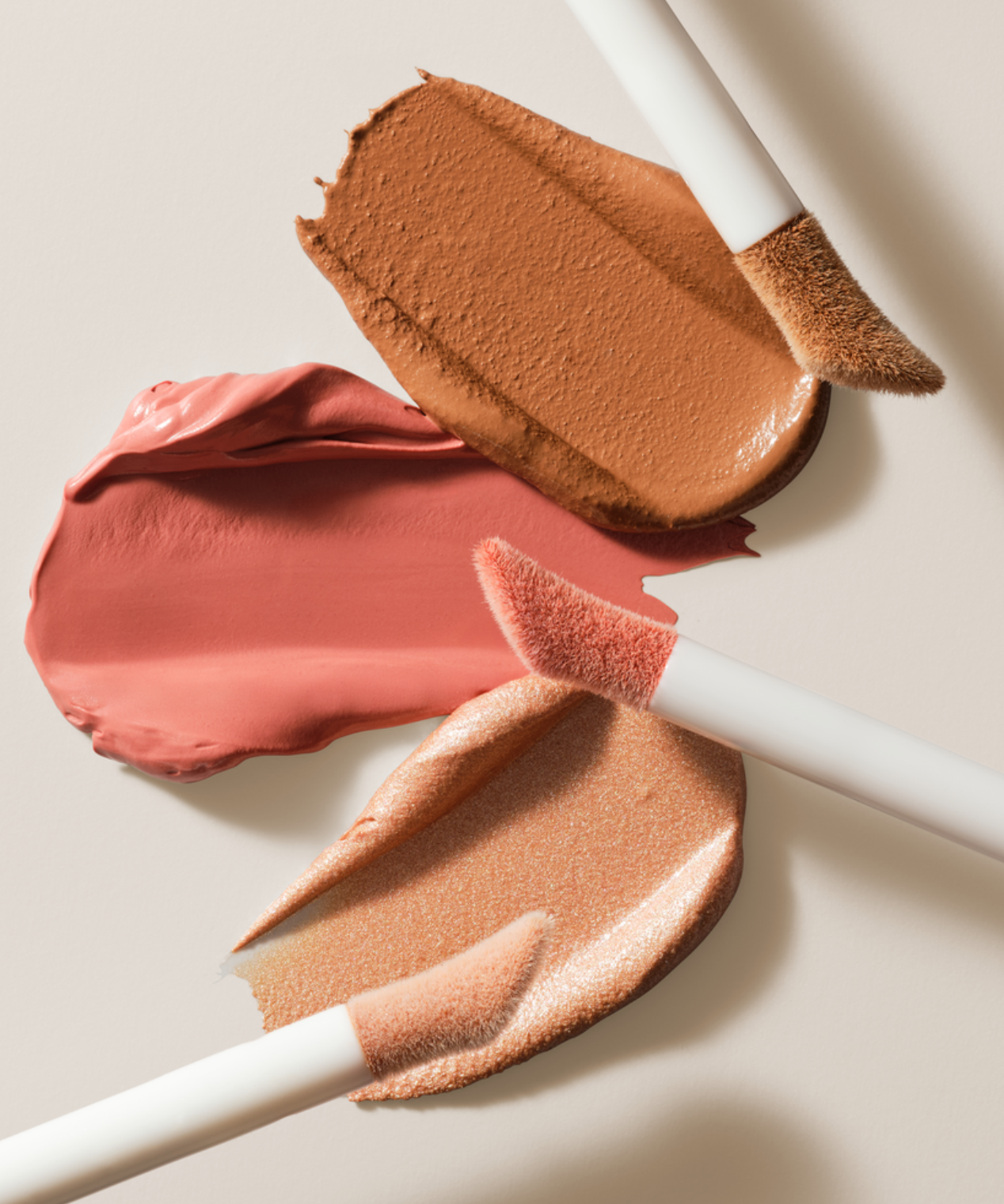 lavera Liquid Glow & Contour -Liquid Blush 02- in der Anwendung