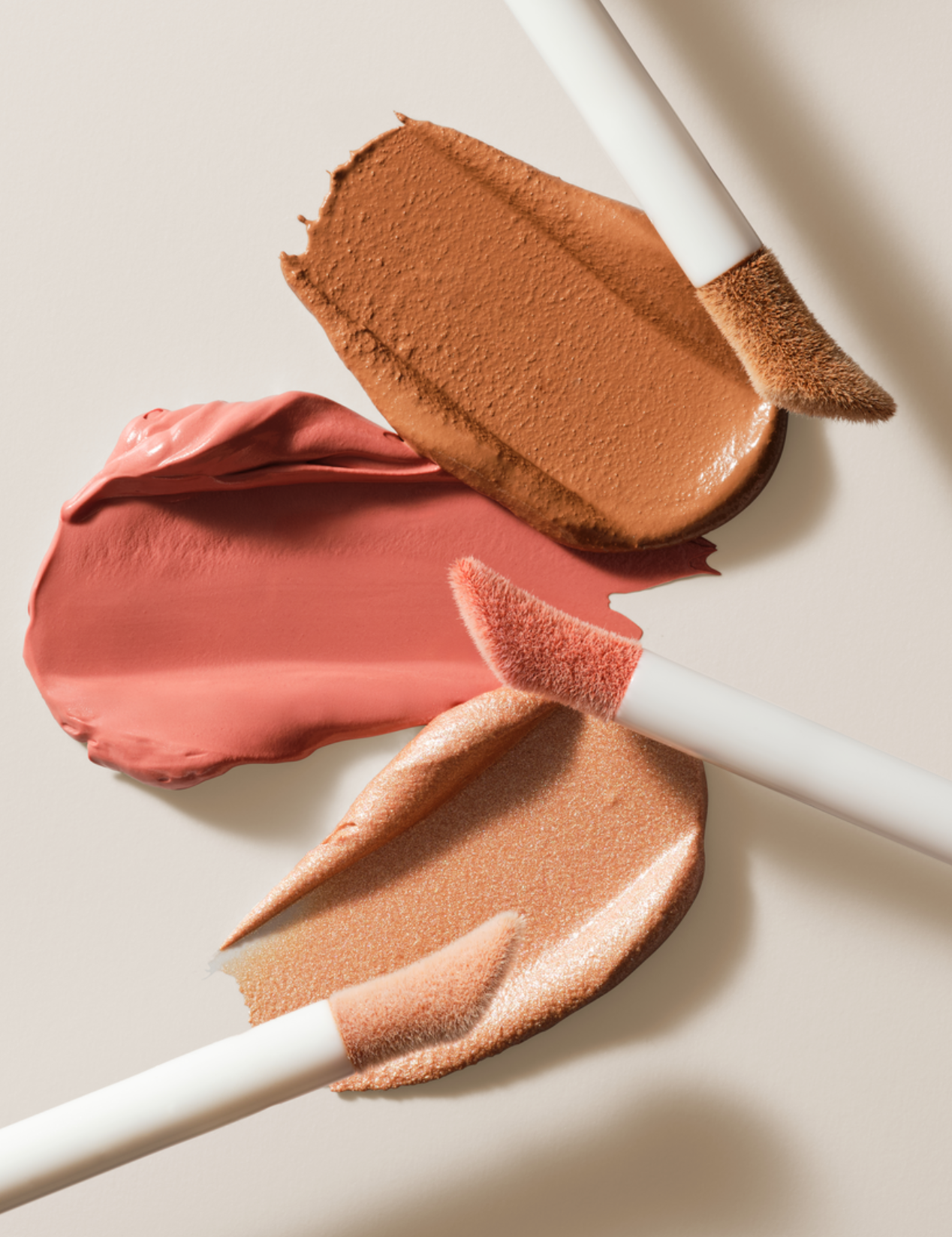 lavera Liquid Glow & Contour -Liquid Blush 02- in der Anwendung