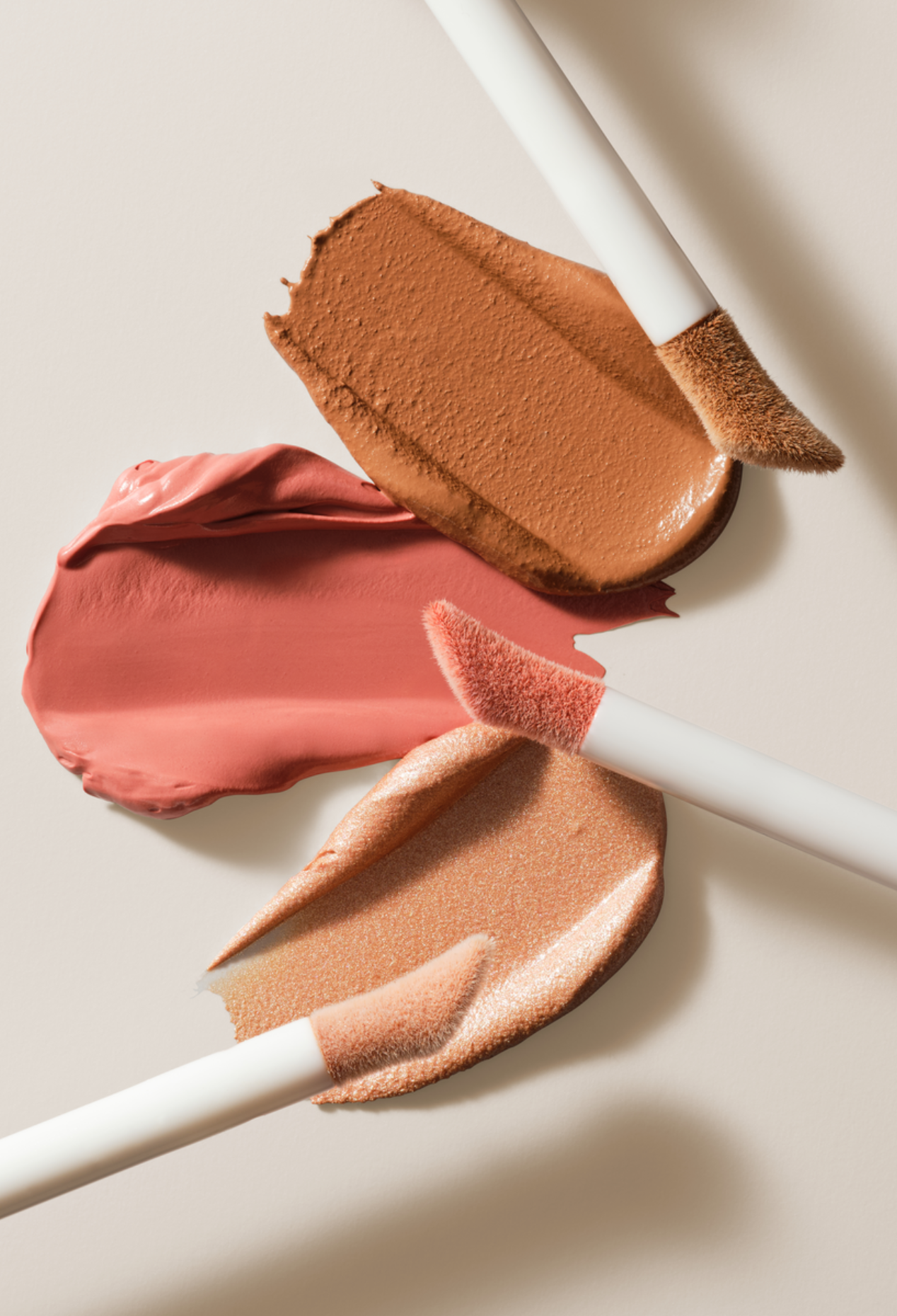 lavera Liquid Glow & Contour -Liquid Blush 02- lors de l'application