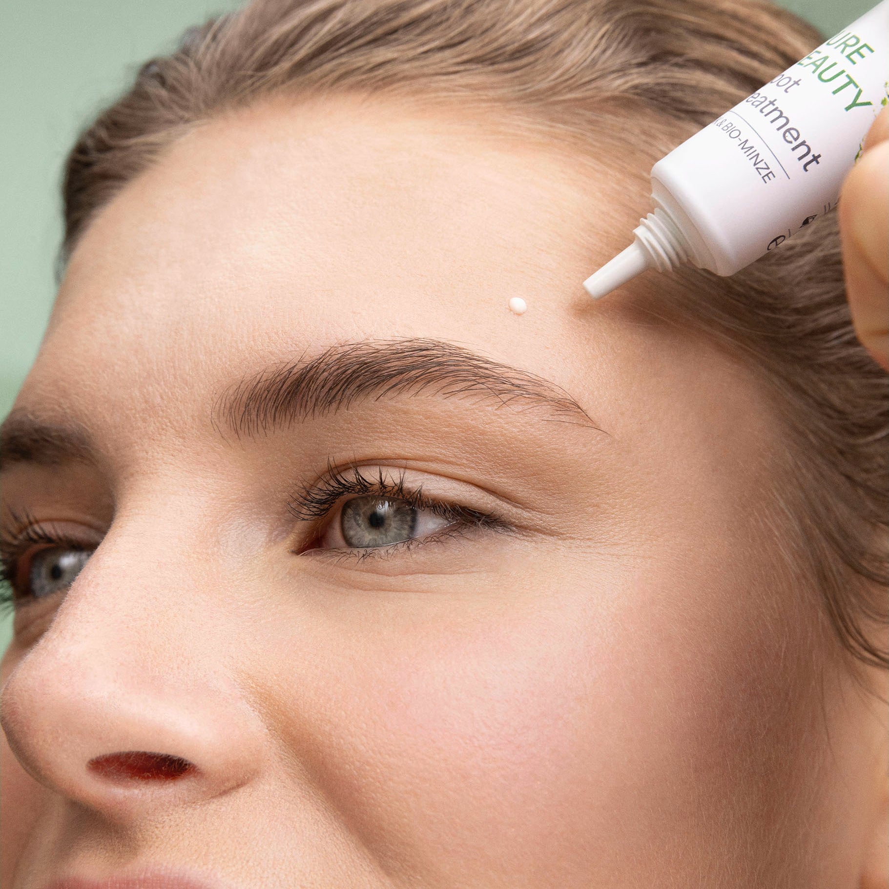 lavera Pure Beauty Stop bouton lors de l'application