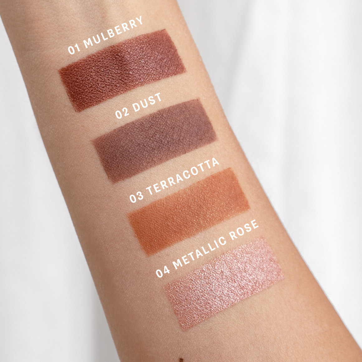 lavera Signature Colour Collection -Rosé Renaissance 02- lors de l'application