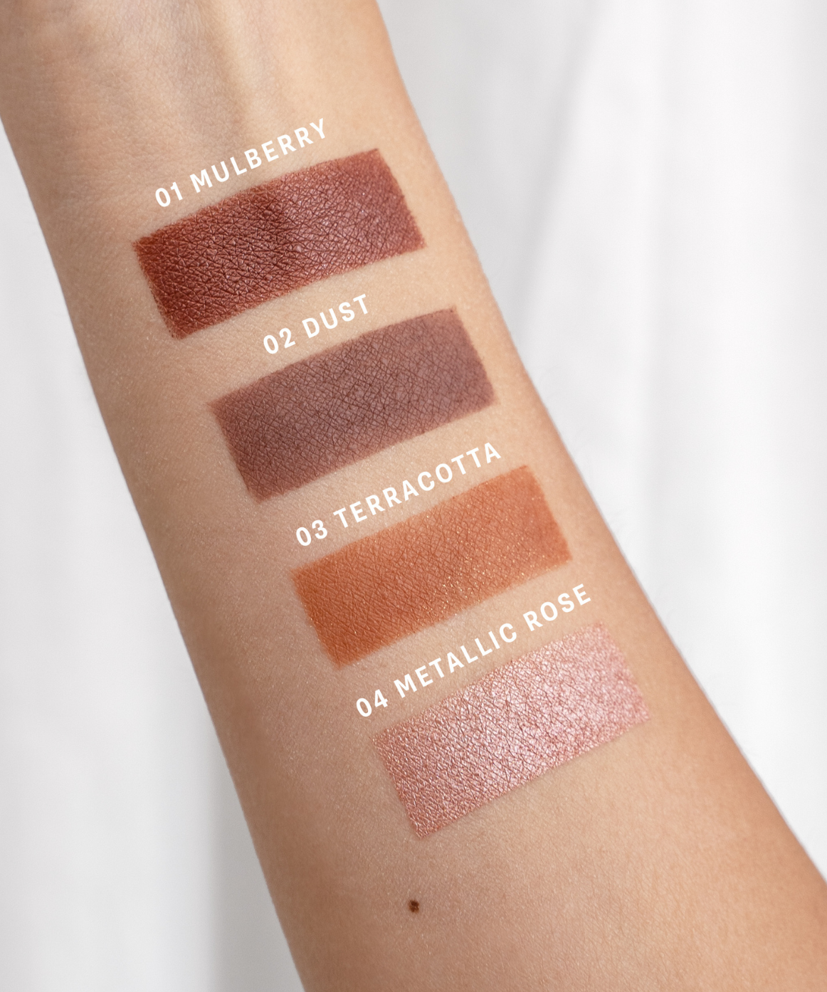 lavera Signature Colour Collection -Rosé Renaissance 02- in der Anwendung