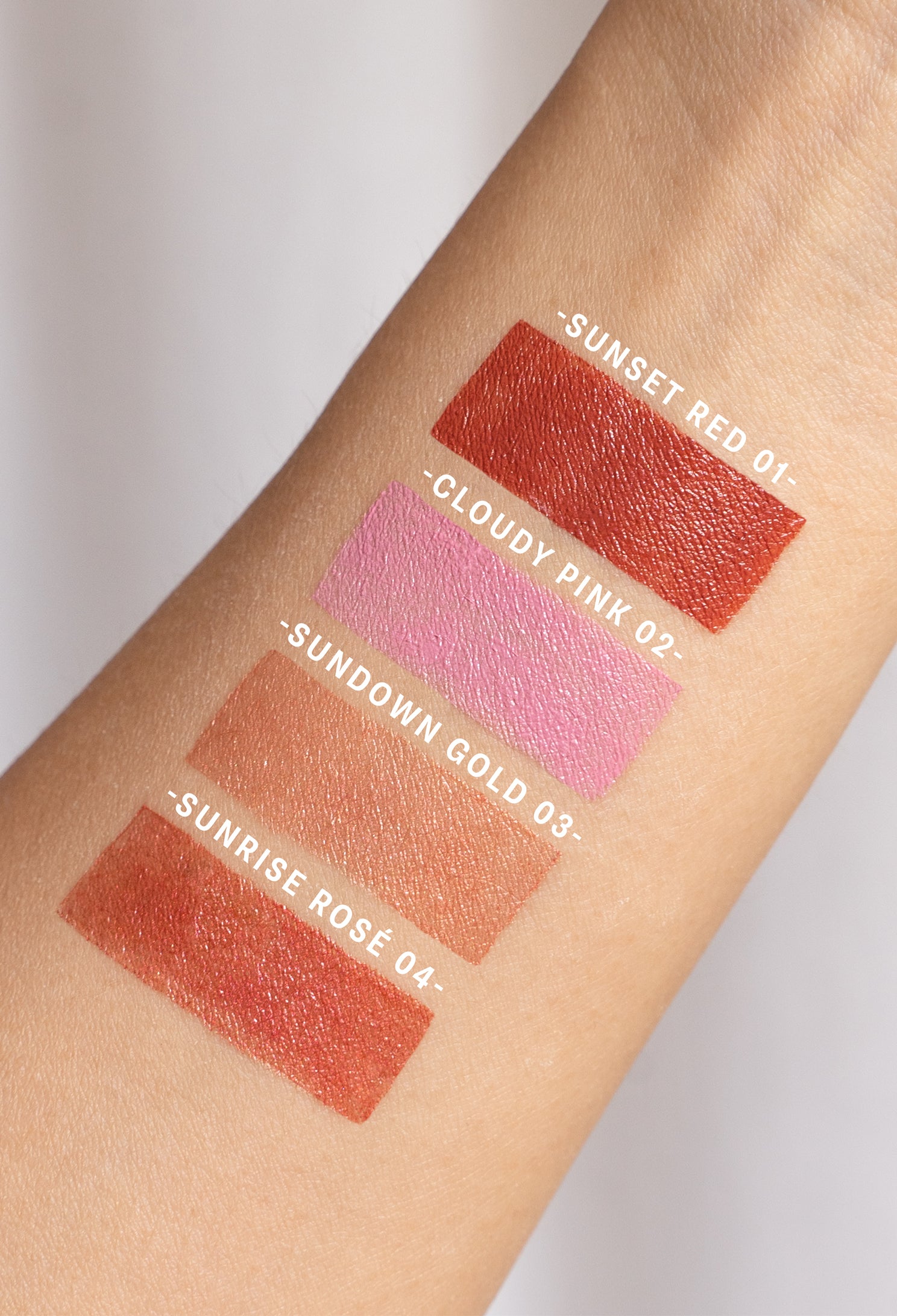 lavera Multi Balm -Cloudy Pink 02- in der Anwendung