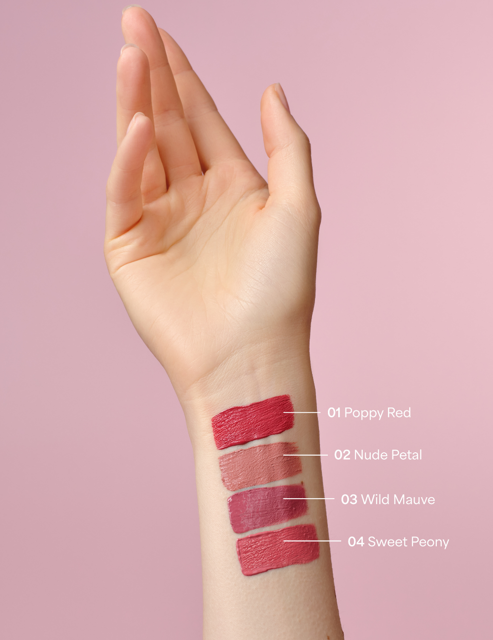 lavera Pure Satin Liquid Lipstick -Wild Mauve 03- in der Anwendung