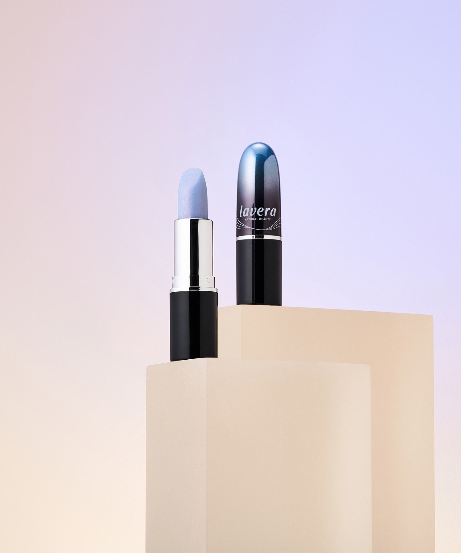 lavera Tripeptide Plump Lipstick lors de l'application