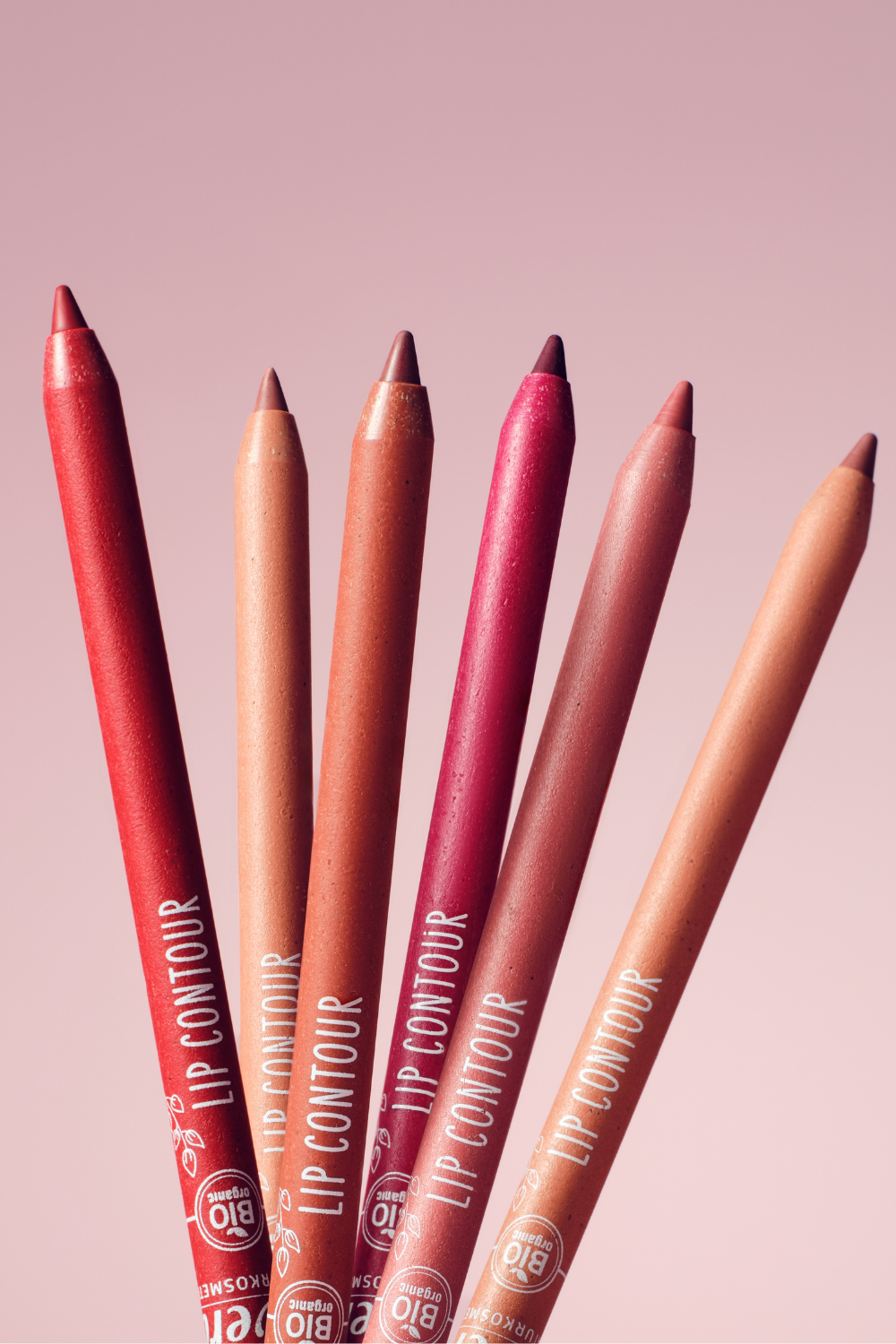 lavera Lip Contour -Brave Rose 01- in der Anwendung