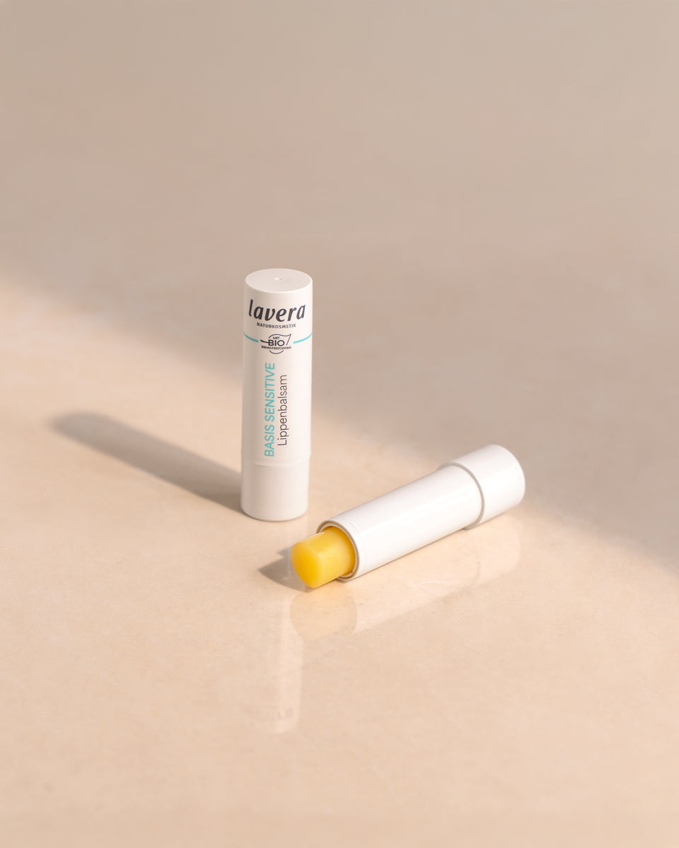 Basis Sensitive Lippenbalsam Closeup