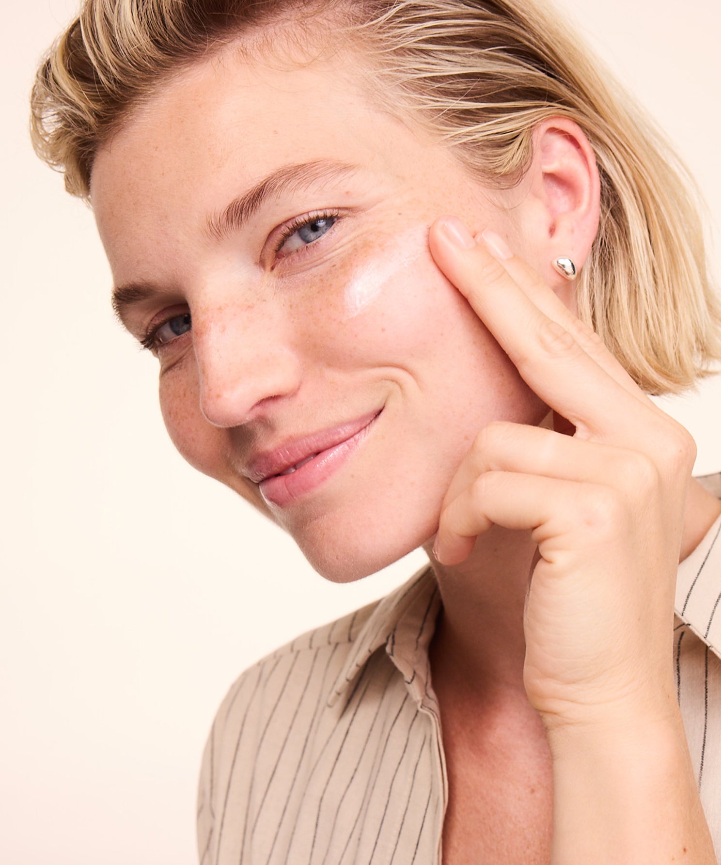 lavera basis sensitive Crème hydratante apaisante lors de l'application