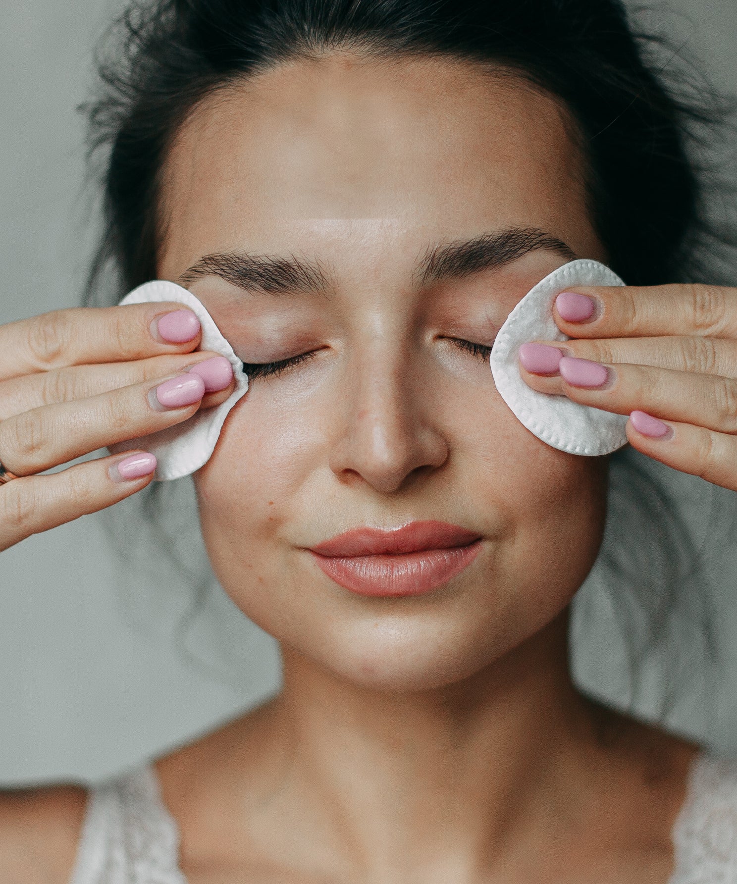 lavera Soft Eye Make-up Remover in der Anwendung