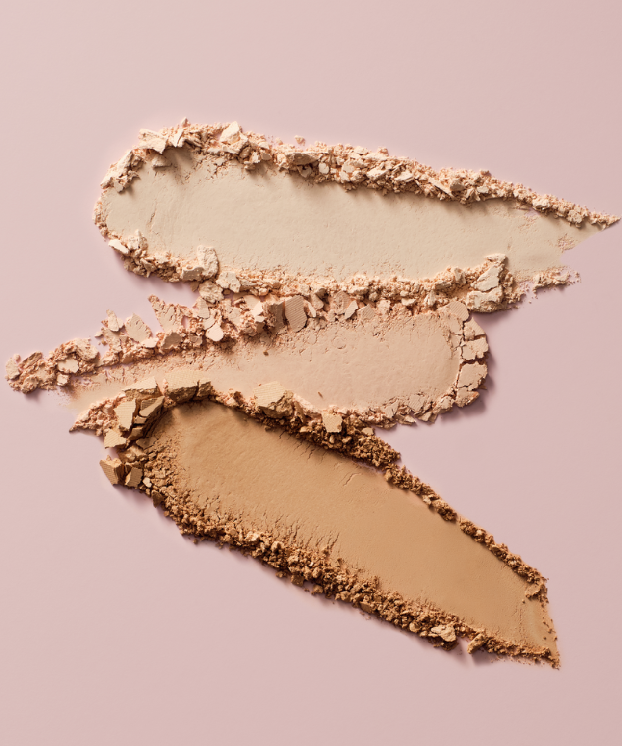 lavera Satin Compact Powder -Light 01- in der Anwendung