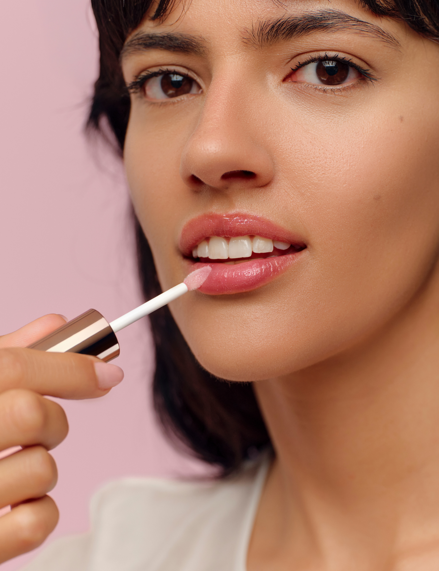 lavera Wonder Lip Elixir -Frosted Opal 01- in der Anwendung
