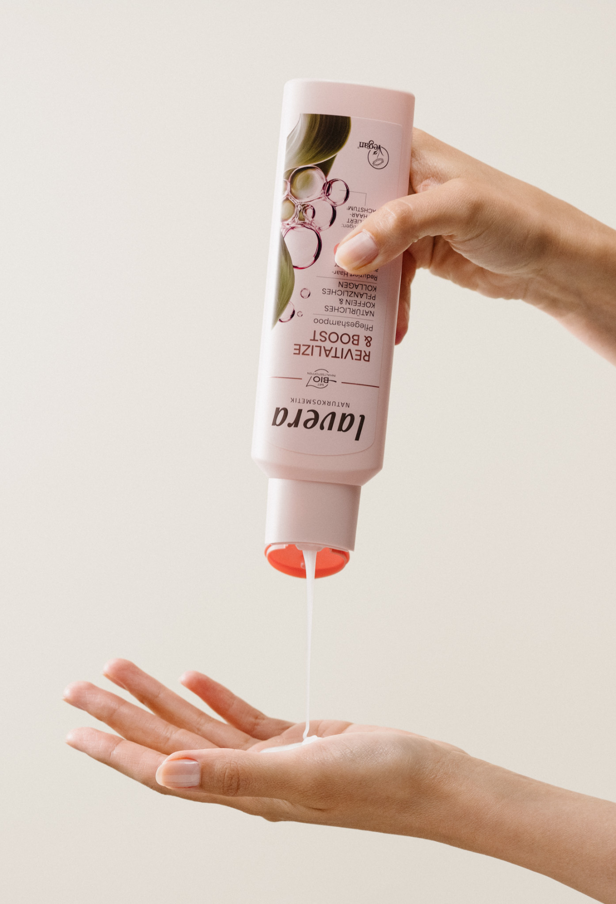 lavera Shampooing Soin Revitalize & Boost lors de l'application