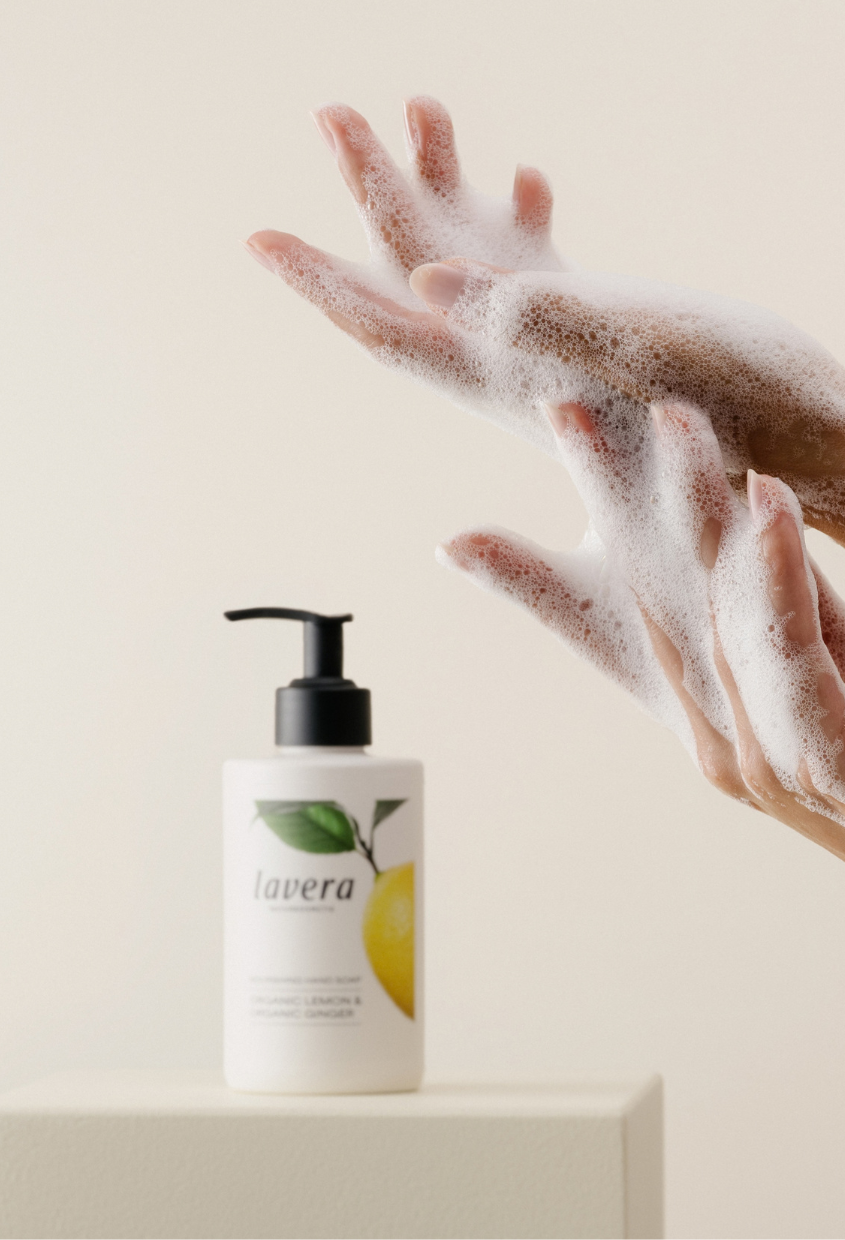 lavera Soin Lavant Mains Citron Bio & Gingembre Bio lors de l'application