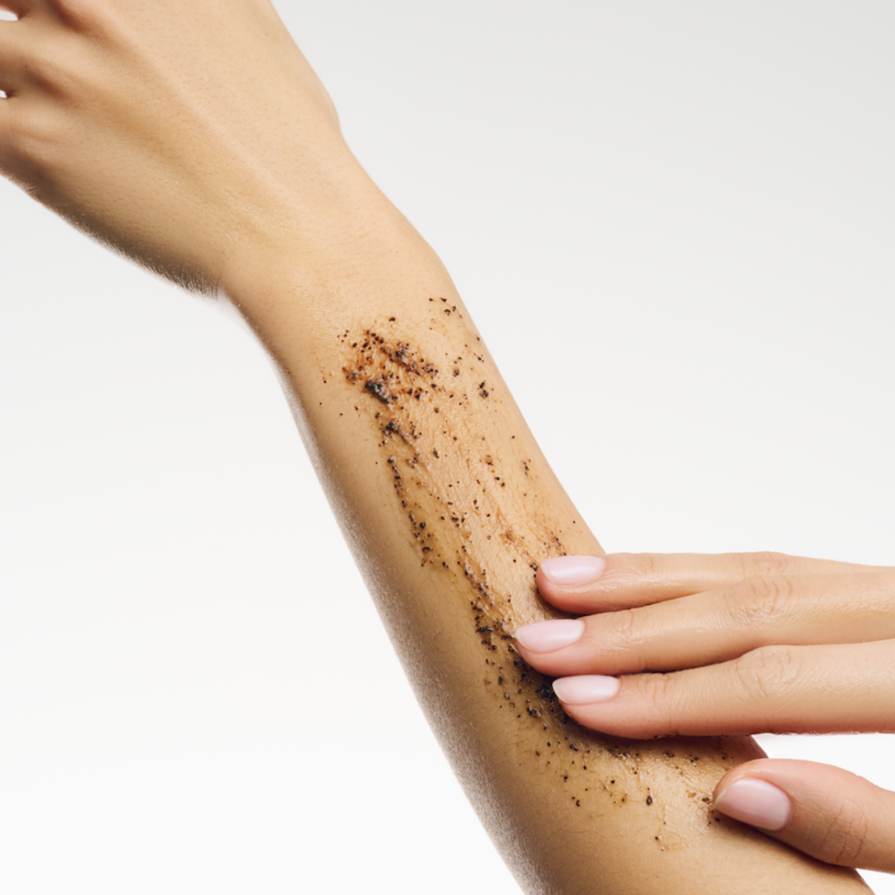 lavera Douche Exfoliante Purify Me lors de l'application