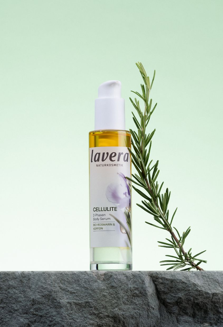 lavera Sérum Cellulite Bi-Phasé lors de l'application